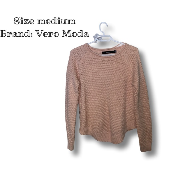 Warm winter sweater. - Picture 1 of 1